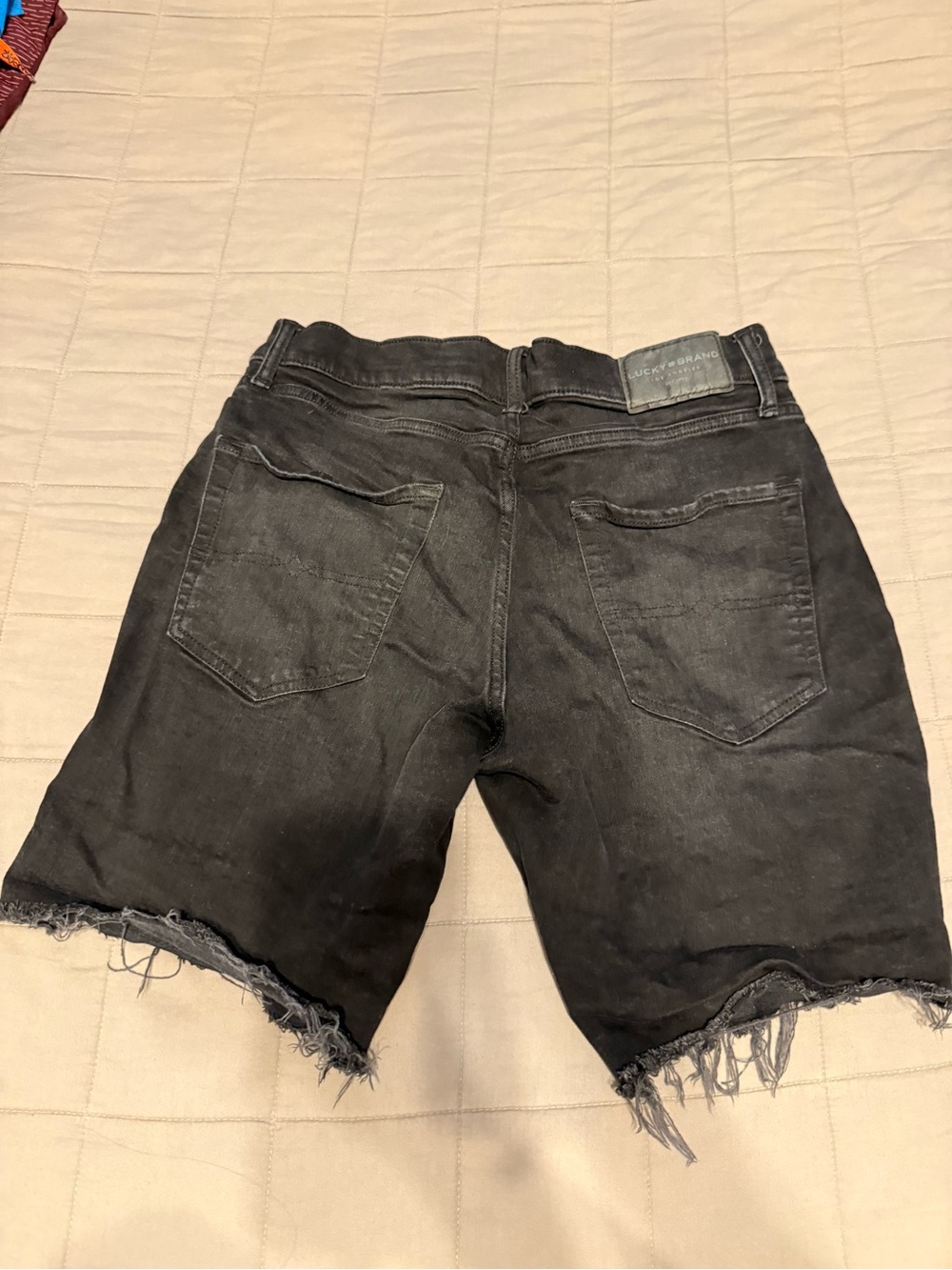 Lucky Brand men’s Black Distressed Denim Shorts - Picture 3 of 5